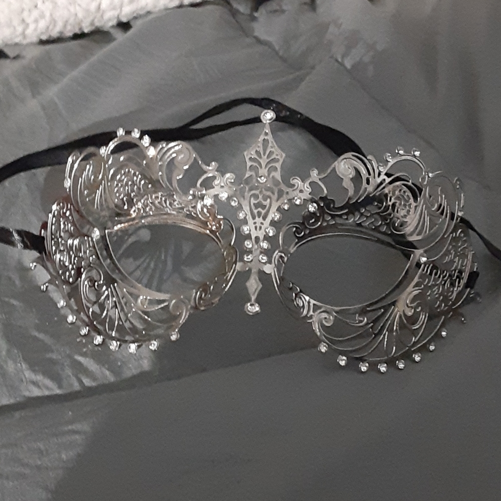 Silver Masquerade Mask (Adult)